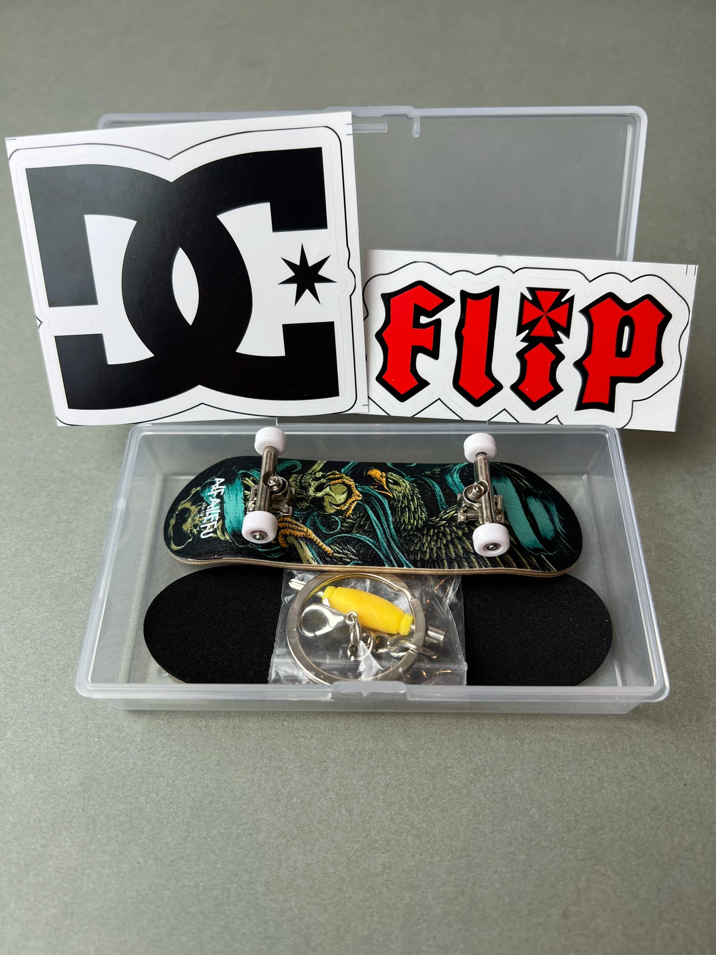 Águila Fantom de Finger3flip, fingerboard de 30 mm, detalle de la tabla montada