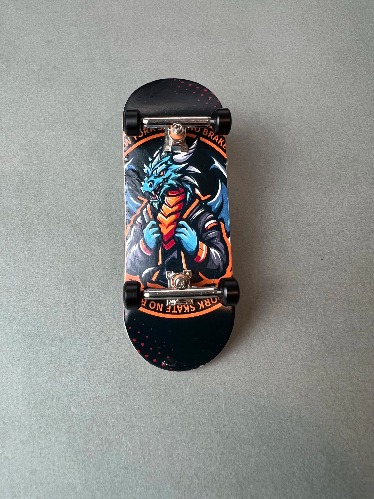Fingerboard Pro de 34 mm Dragon's Legacy con gráfica de dragón