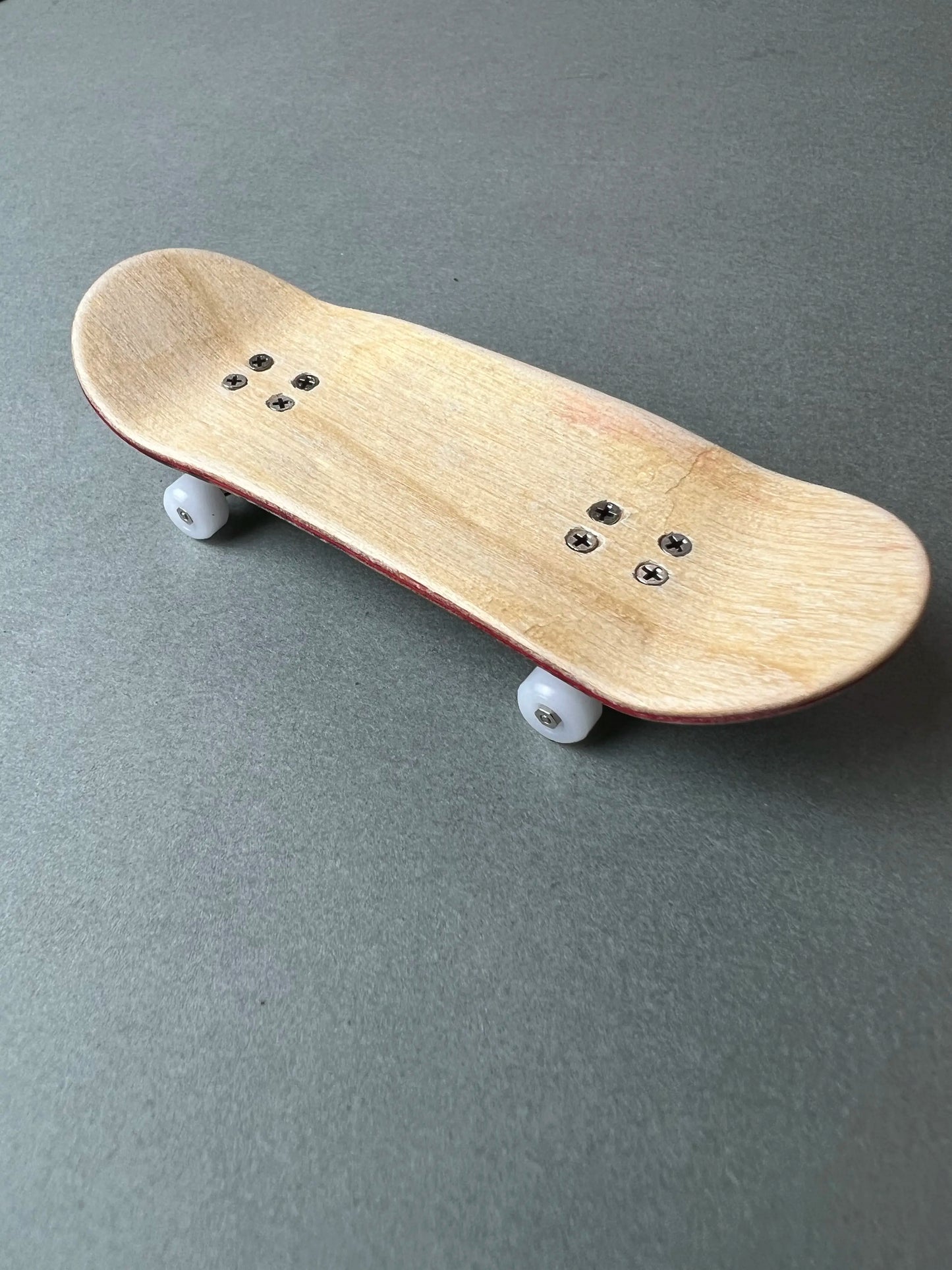 Base de madera de arce de un fingerboard Finger3flip vista desde abajo