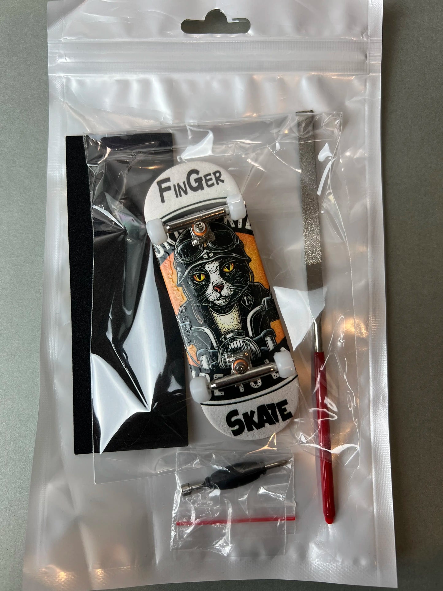 Feline Flash de Finger3flip, fingerboard Pro de 34 mm, detalle de la tabla montada