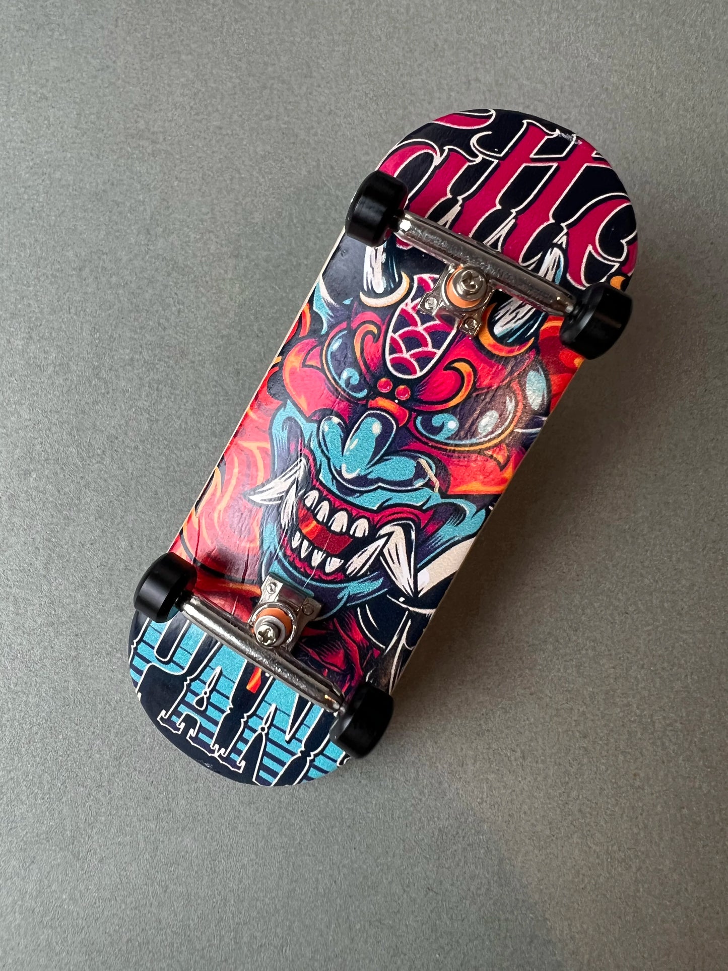 Abyss Walker de Finger3flip, fingerboard Pro de 34 mm visto en diagonal desde arriba