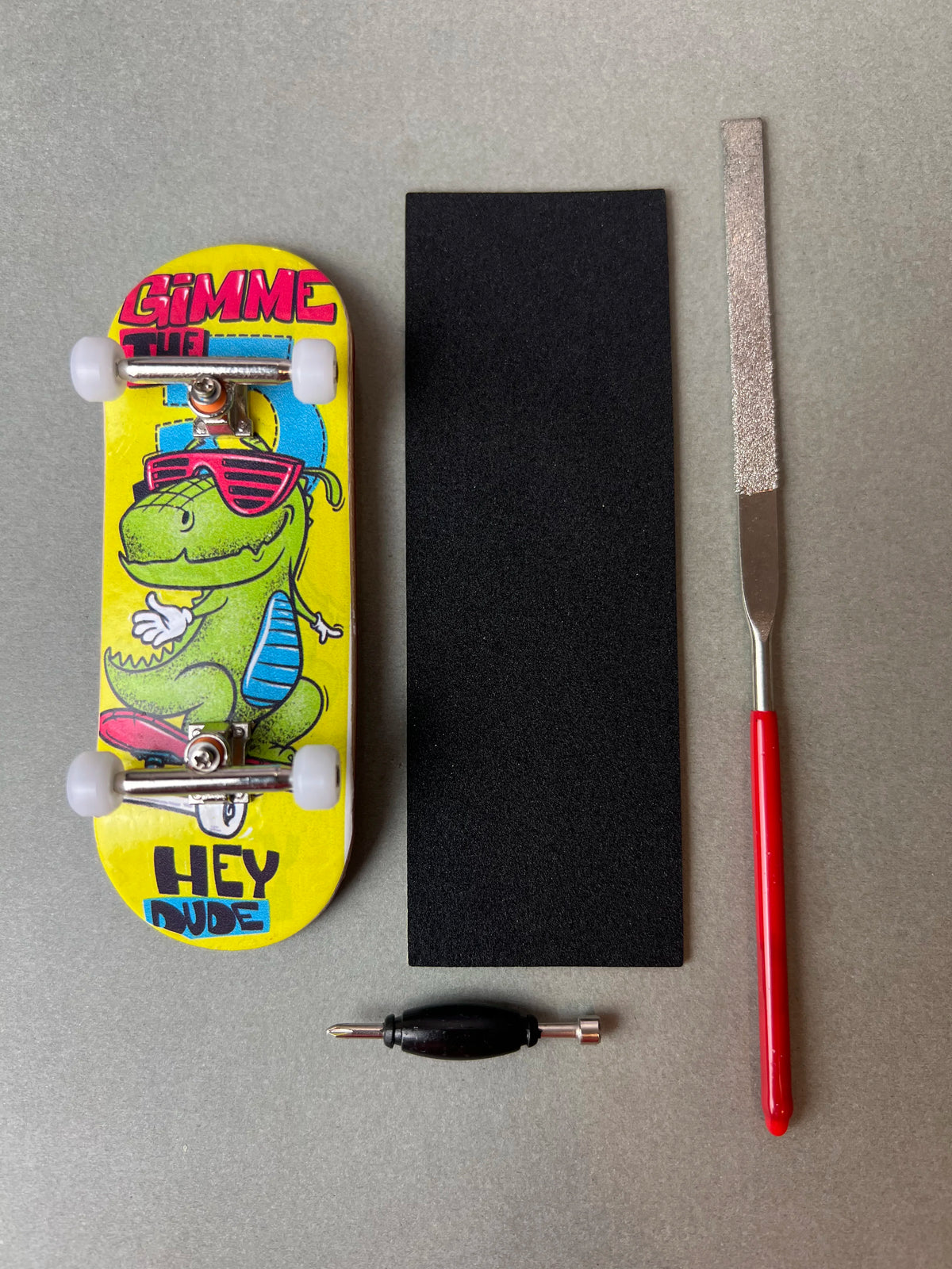Wild Reptile de Finger3flip, fingerboard Pro de 34 mm, detalle de la tabla montada