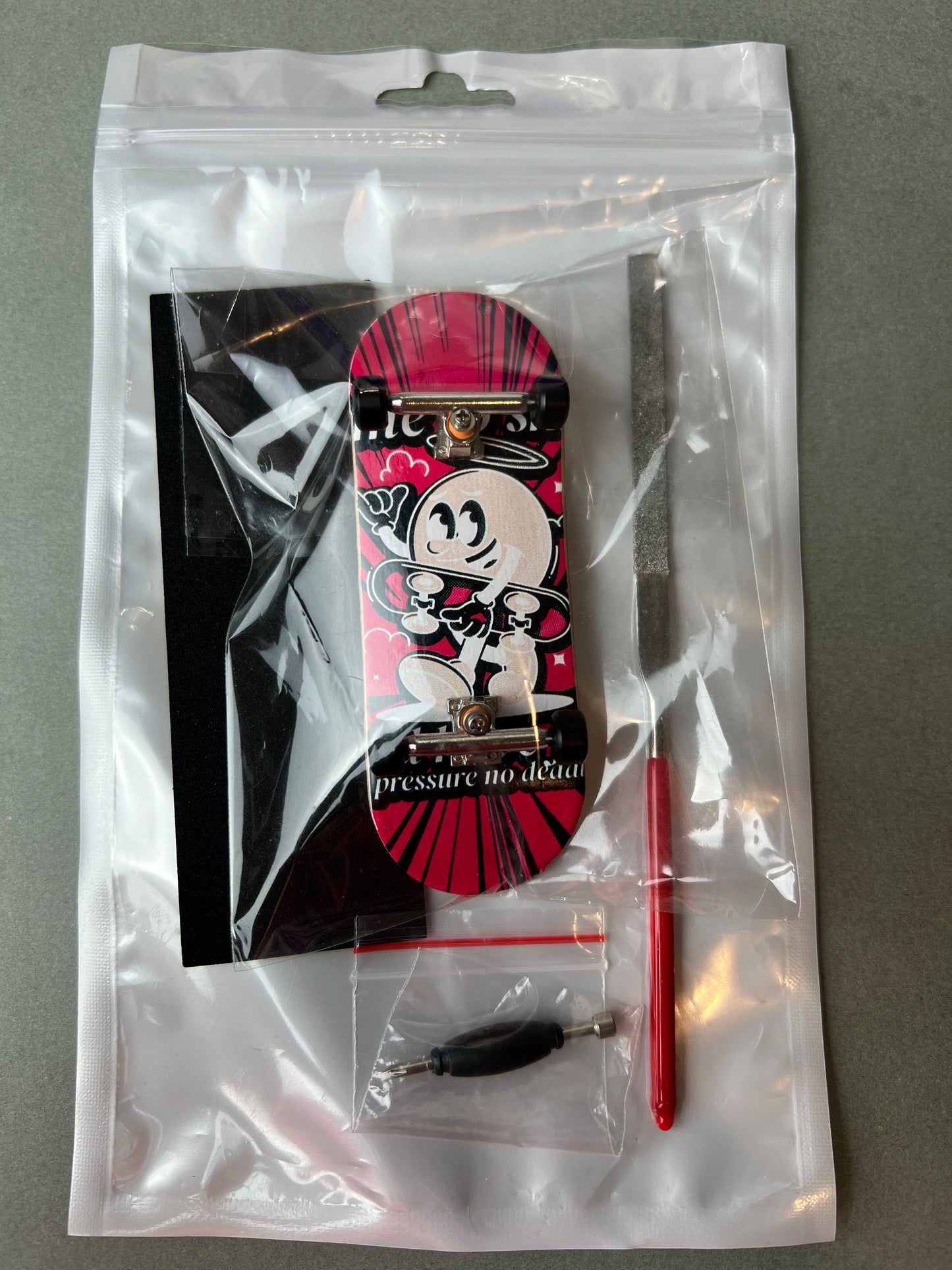 Passion Deck de Finger3flip, fingerboard Pro de 34 mm, detalle de la tabla montada